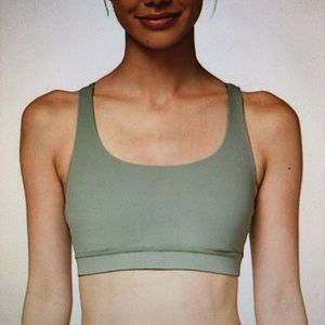 Lululemon energy bra size 8